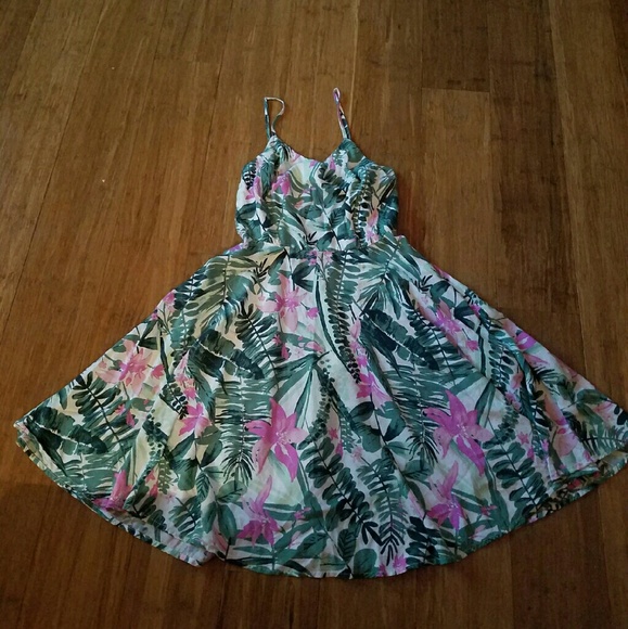 Old navy dress - Picture 1 of 3