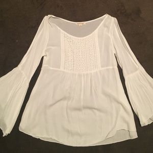 White long sleeve blouse