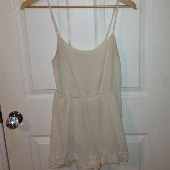 Cream romper