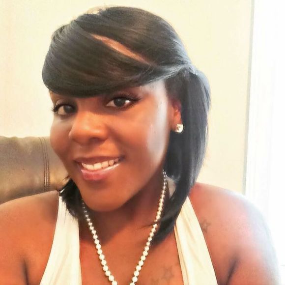 Meet your Posher, Adrienne