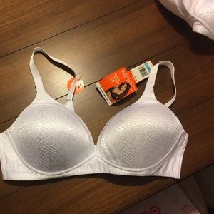 Warner Bra. NWT 38C