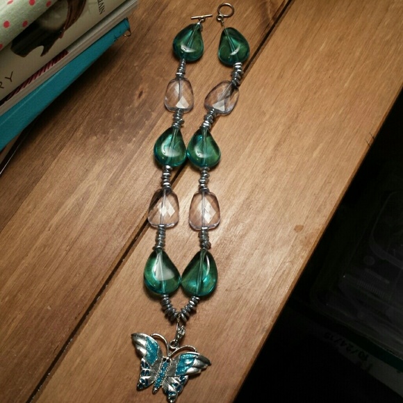 Butterfly Statement Necklace - Picture 1 of 4