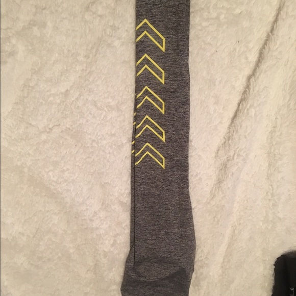 Workout leggings - Picture 1 of 3