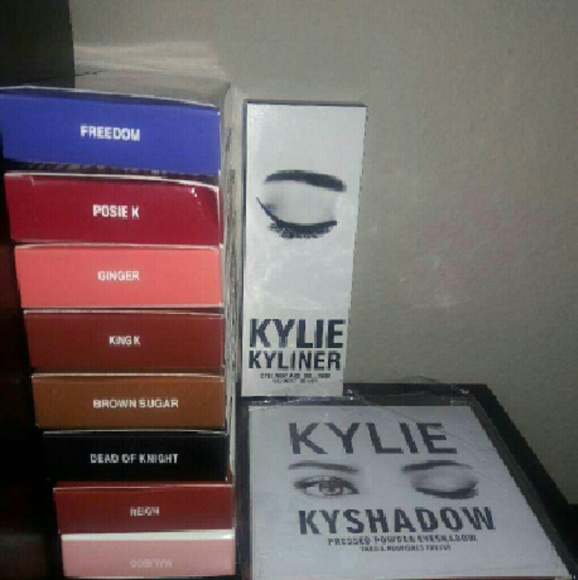 Make up - Picture 1 of 1