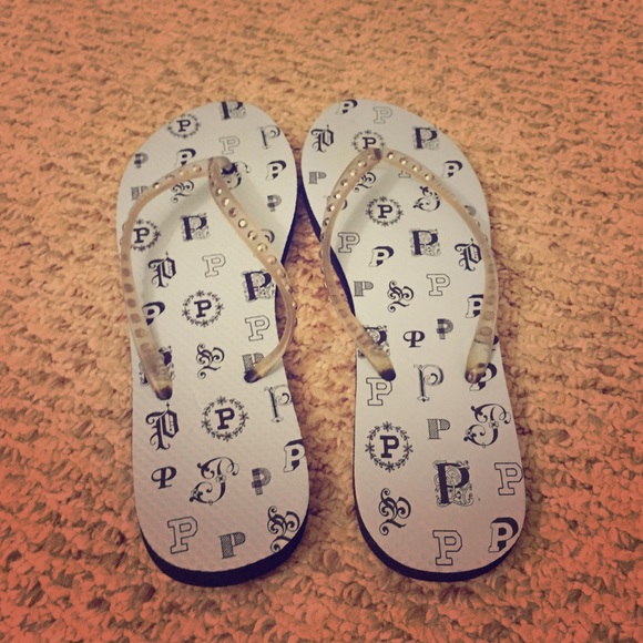 NWOT Victoria's Secret Pink flip flops