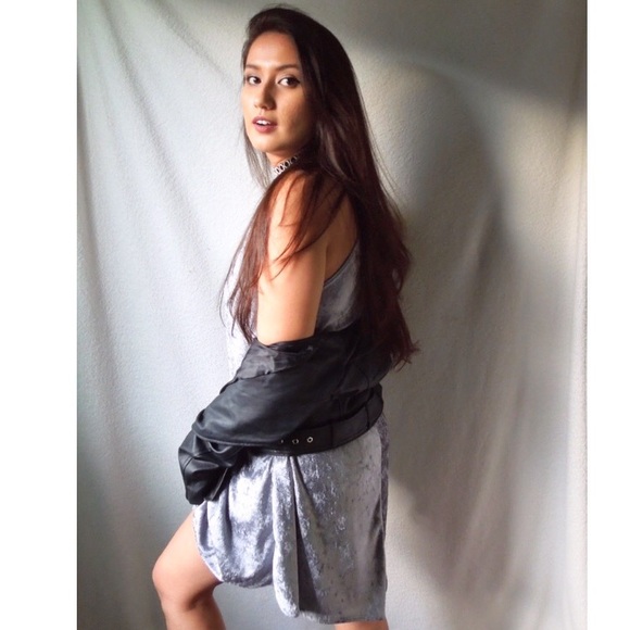 ❤LOWEST❤Space Gray Velvet Dress - Picture 3 of 5