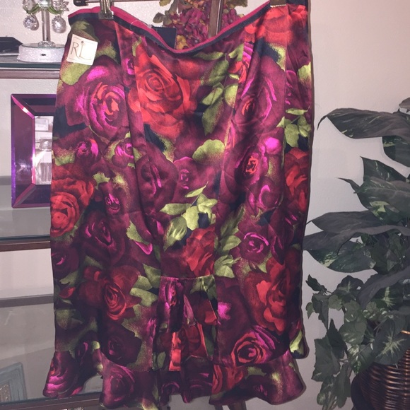 Beautiful Silk Roses Skirt - Picture 2 of 4