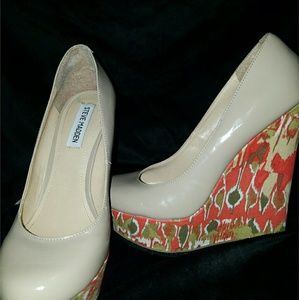 Steve Madden Nude Multicolor Wedges Size 8