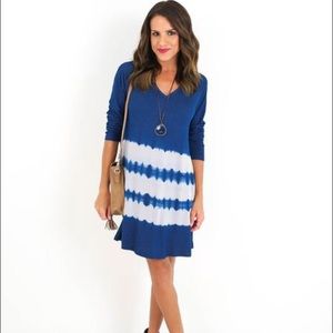 Last one 🌟 Chic boutique burgundy dress