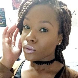 Meet your Posher, Deanya