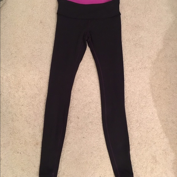 Size 6 reversible medium rise wonder under pants