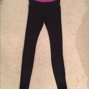 Size 6 reversible medium rise wonder under pants