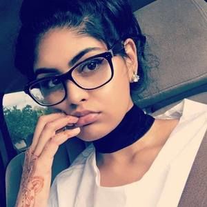 Meet your Posher, Sabina