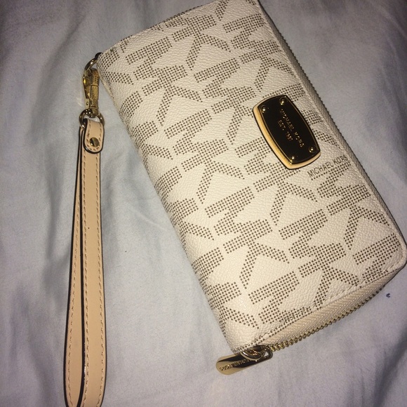 MK wallet / wristlet