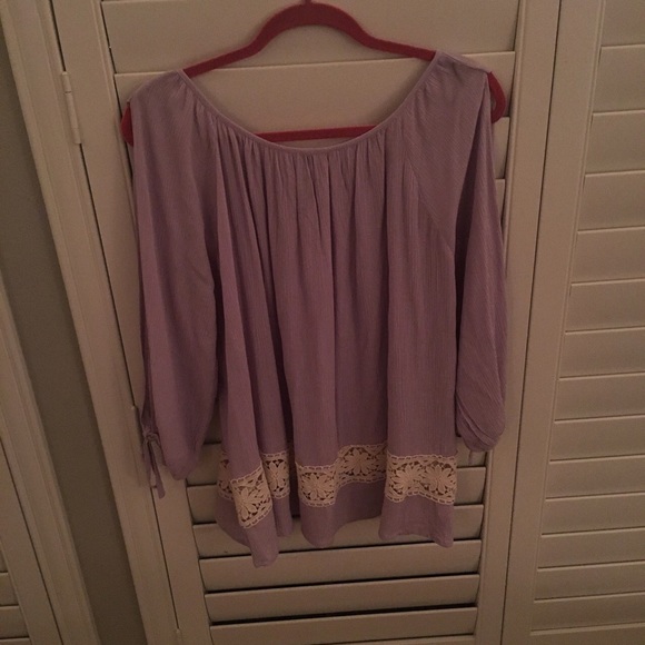 shirt - Picture 2 of 3