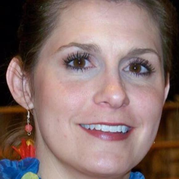 Meet your Posher, Sarah - Picture 1 of 1