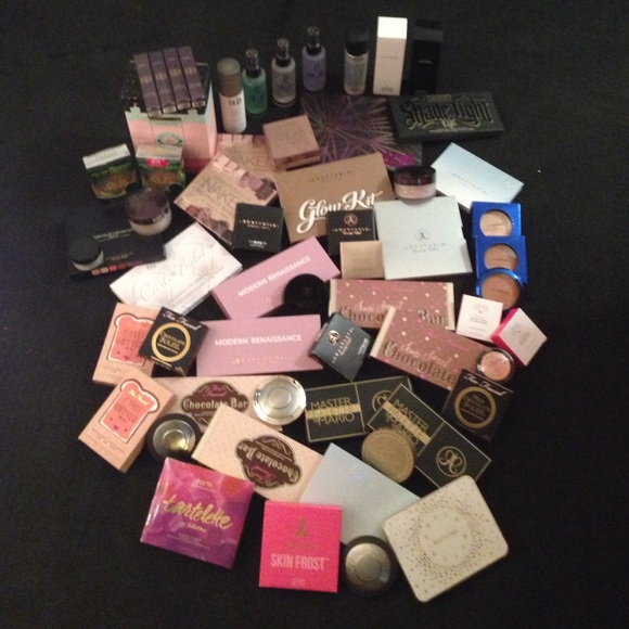 😍JUST SHOWING A LITTLE OF MY COLLECTION😍 - Picture 1 of 4