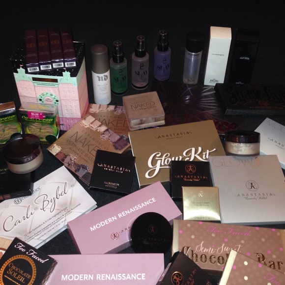 😍JUST SHOWING A LITTLE OF MY COLLECTION😍 - Picture 4 of 4