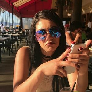 Meet your Posher, Maria