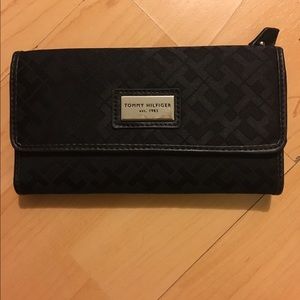 Tommy Hilfiger black wallet