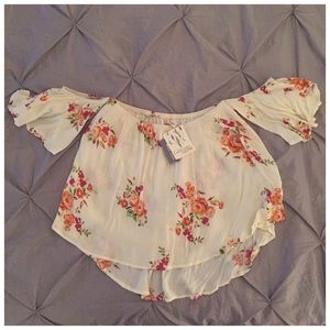 OFF THE SHOULDER SLEEVED FLORAL TOP