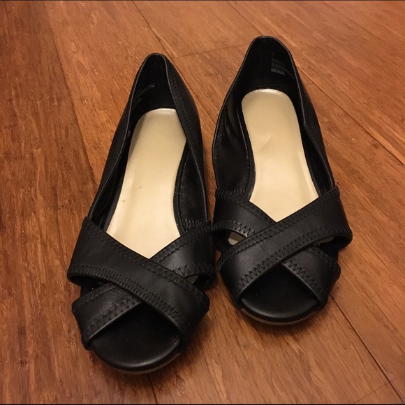 Black kitty heel shoes