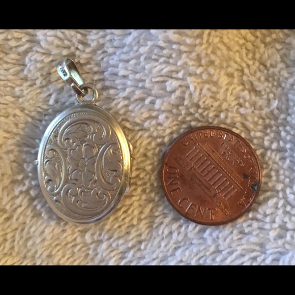 Silver Locket - Picture 2 of 4