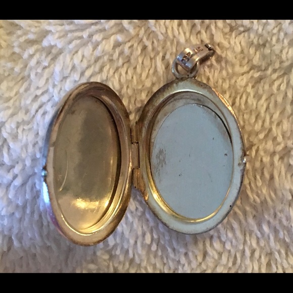 Silver Locket - Picture 3 of 4