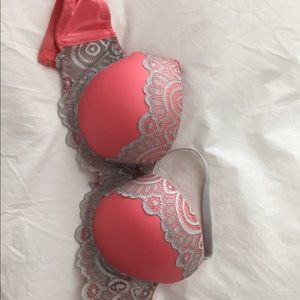 NWOT Coral Bra with Gray Lace Detail