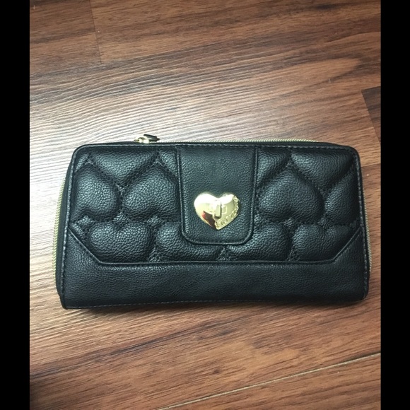 Betsey Johnson quilted heart wallet