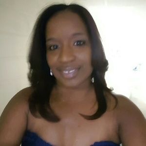 Meet your Posher, Deidra