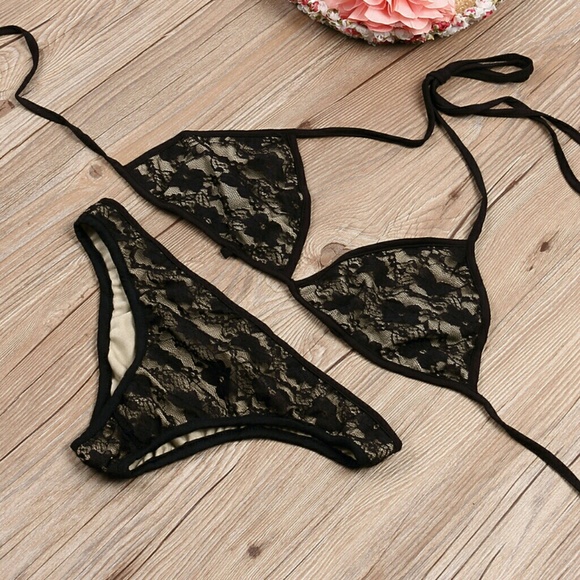 Sexy Black Lace Lingerie Set - Picture 2 of 8