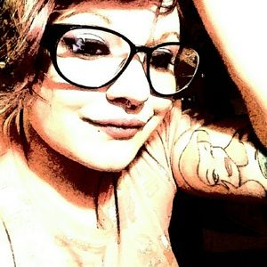 Meet your Posher, Nina