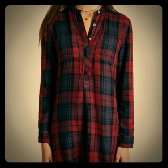 On Trend Plaid Long Shirt - Picture 1 of 4
