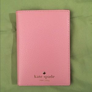 FLASH SALE📍Kate Spade Grand Sreet Passport Holder