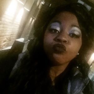 Meet your Posher, Camille