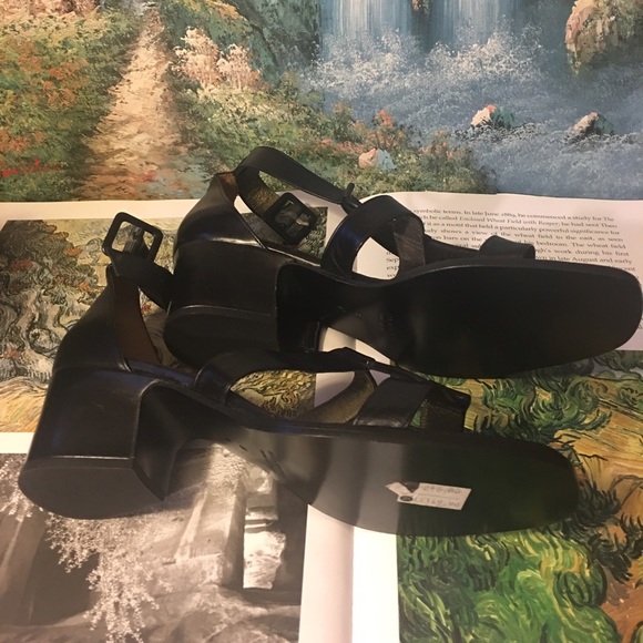 Yves Saint Laurent Sandals - Picture 3 of 4