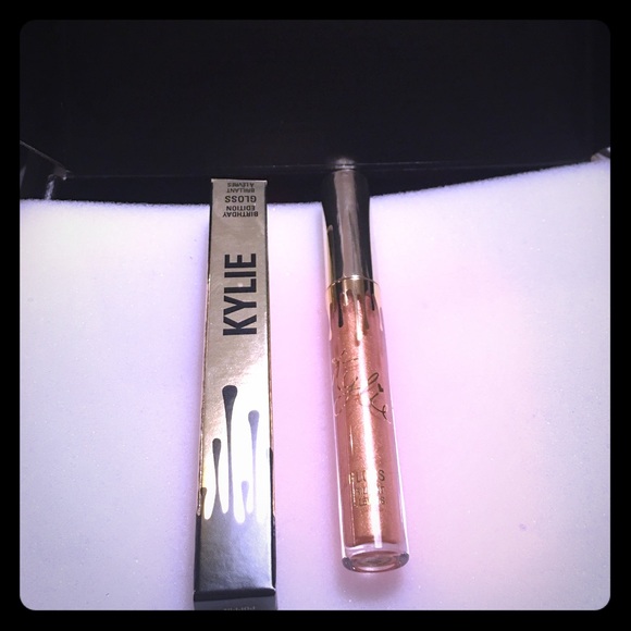 Kylie cosmetics Bday edition lipgloss Poppin