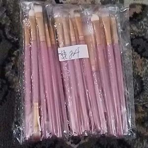 Make-up brushes