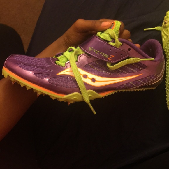 Woman's sacony track spikes size 8 - Picture 2 of 3
