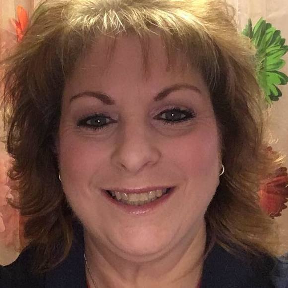 Meet your Posher, Gloria