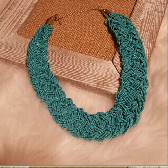 Jewelry - Turquoise beaded necklace