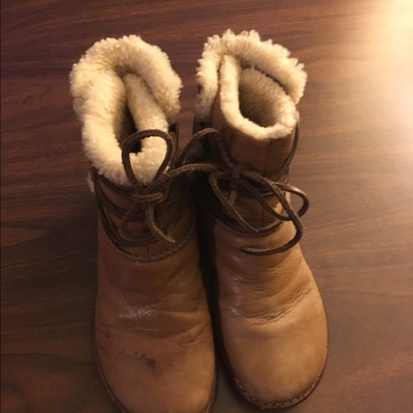 UGG Short Tan Boot