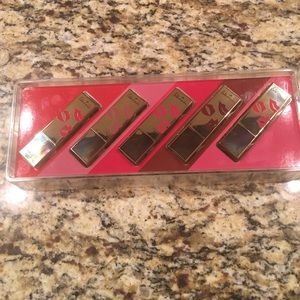 ESTEE LAUDER Lipsticks