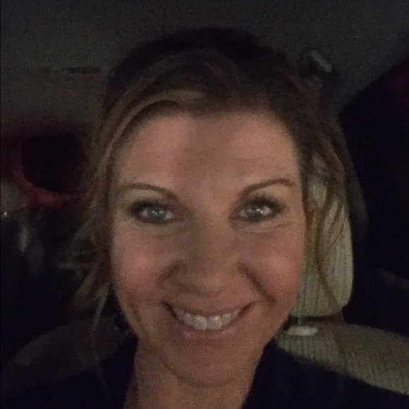 Meet your Posher, Angelia - Picture 1 of 1