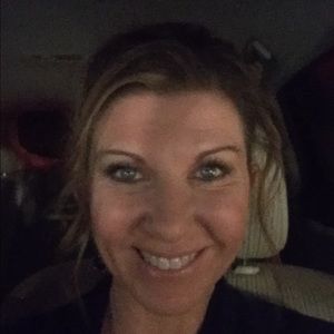 Meet your Posher, Angelia