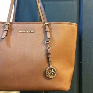 MK Medium Jet Set Tote: "Luggage"