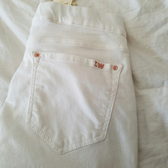 Zara white jeggings. New with tags.