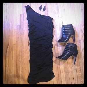 One shoulder elegant dress with earrings