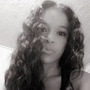 Meet your Posher, Ofelia